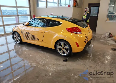 2017 Hyundai Veloster Value Edition z USA, uszkodzony, nr VIN KMHTC6AD5HU320567